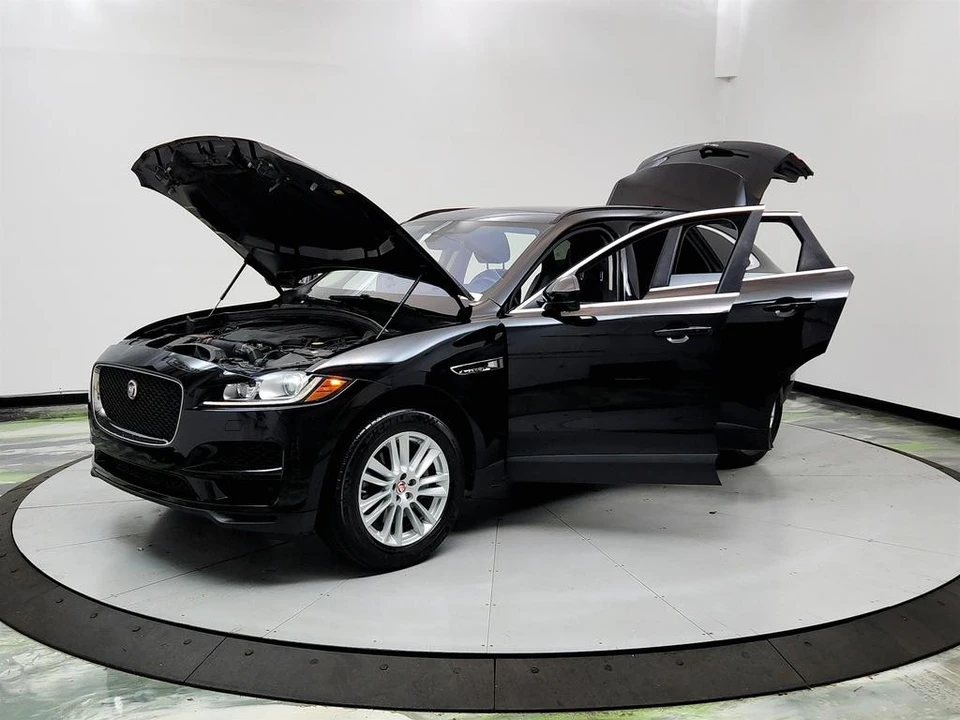 2017 Jaguar F-Pace - Image 9 of 12