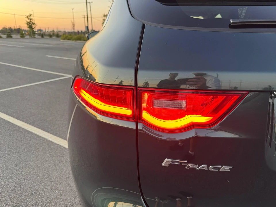 2017 Jaguar F-Pace - Image 17 of 31