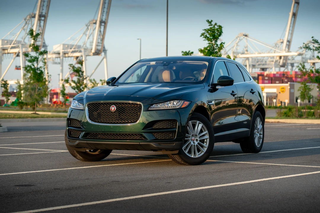 2017 Jaguar F-Pace - Image 6 of 31