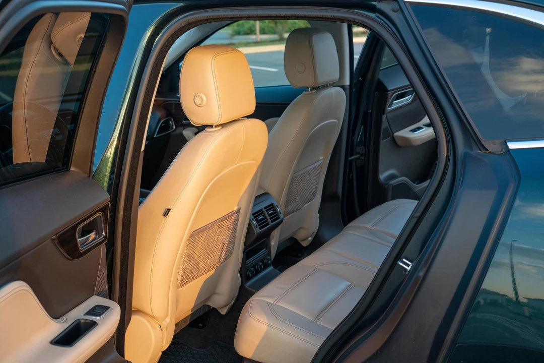 2017 Jaguar F-Pace - Image 31 of 31