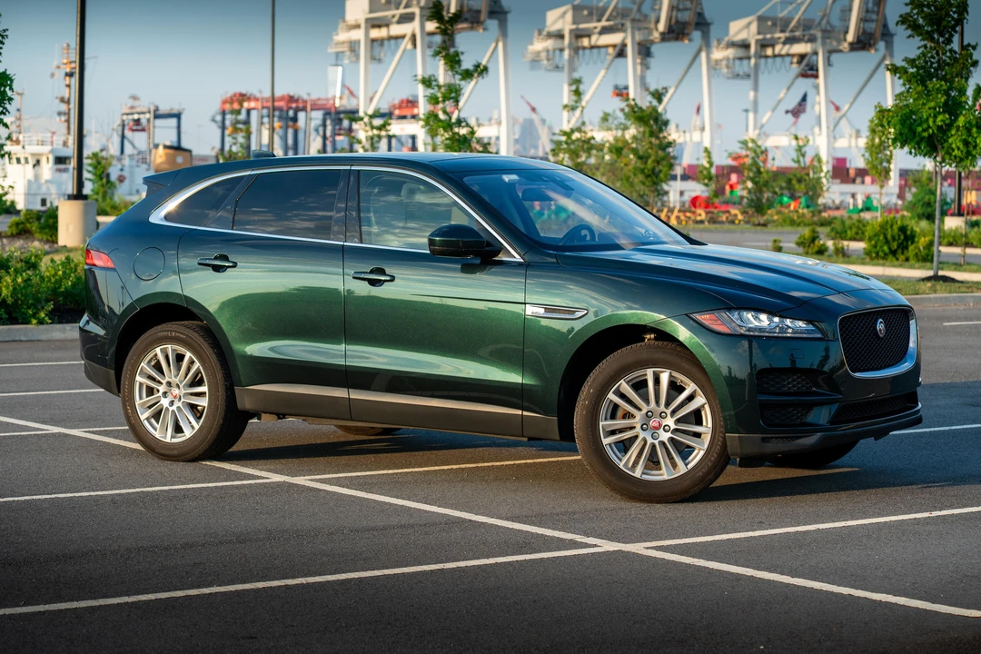 2017 Jaguar F-Pace - Image 10 of 31