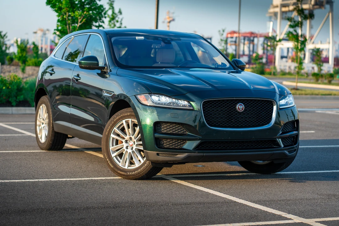 2017 Jaguar F-Pace - Image 11 of 31