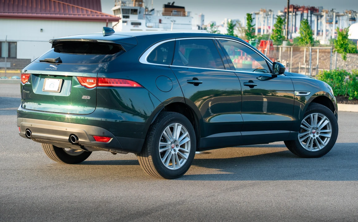 2017 Jaguar F-Pace - Image 9 of 31