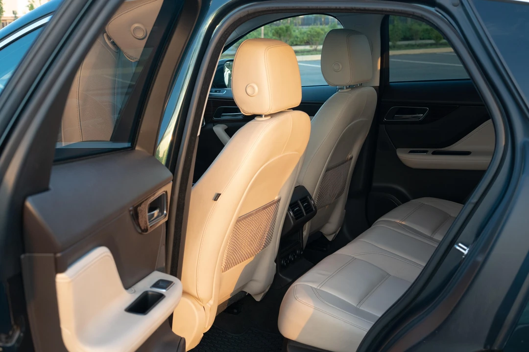 2017 Jaguar F-Pace - Image 30 of 31