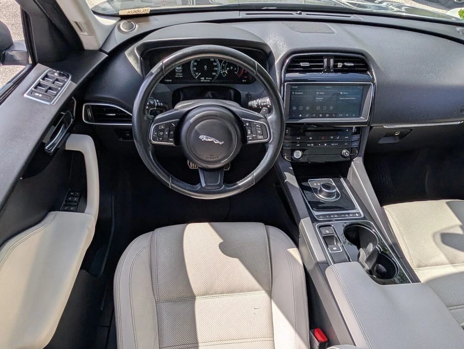2017 Jaguar F-Pace - Image 13 of 21