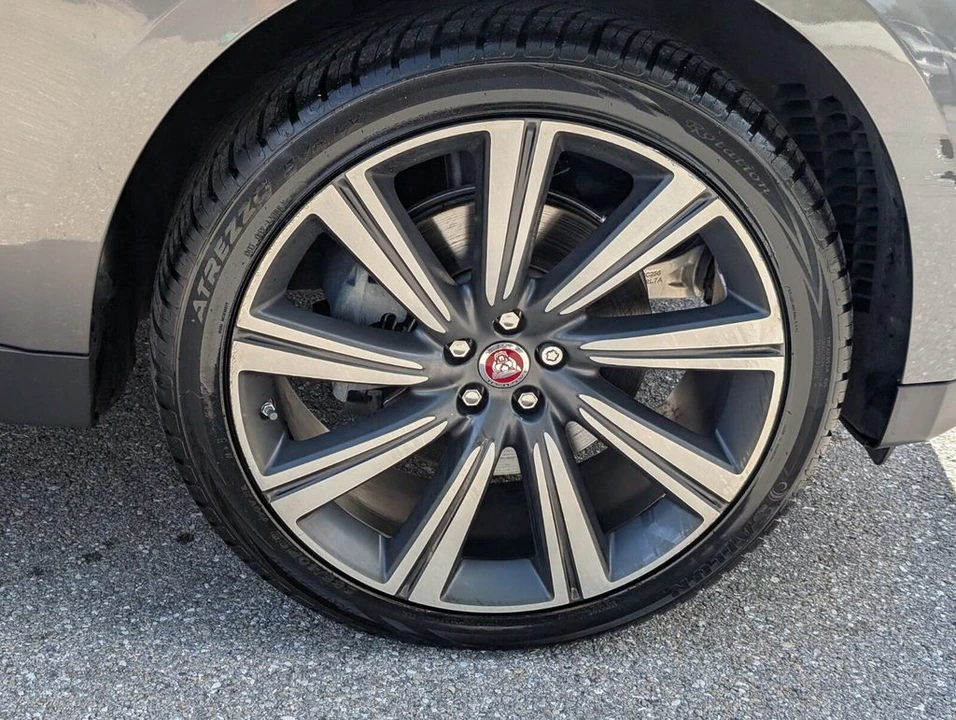 2017 Jaguar F-Pace - Image 9 of 21