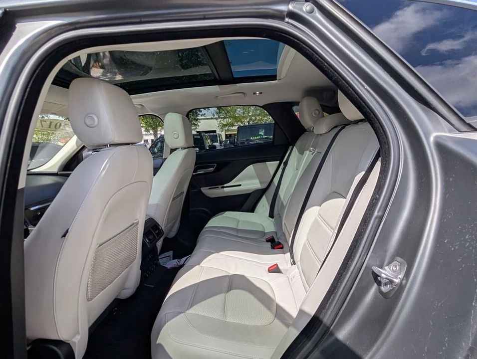 2017 Jaguar F-Pace - Image 12 of 21