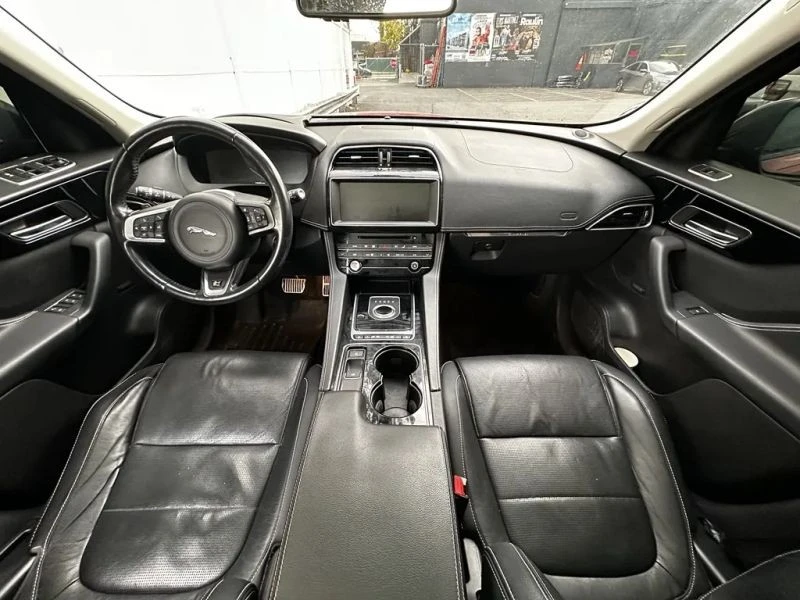 2017 Jaguar F-Pace - Image 9 of 12