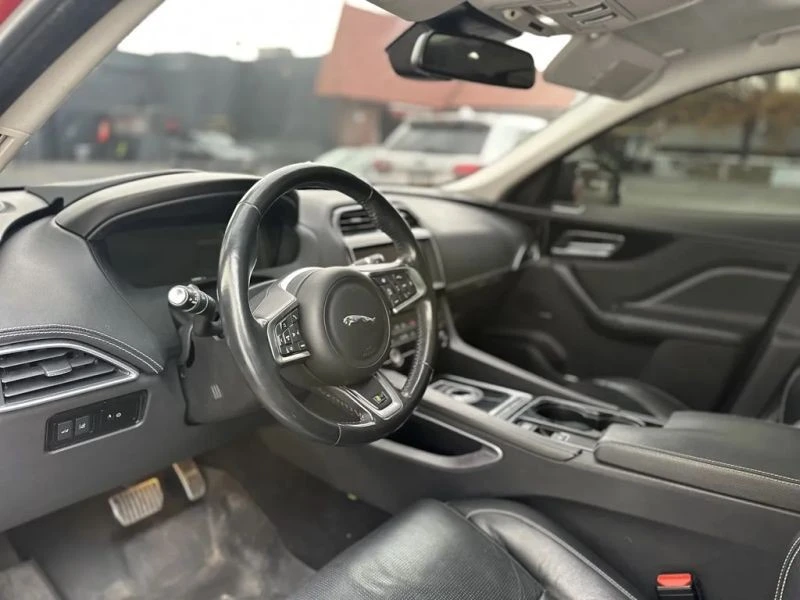 2017 Jaguar F-Pace - Image 10 of 12
