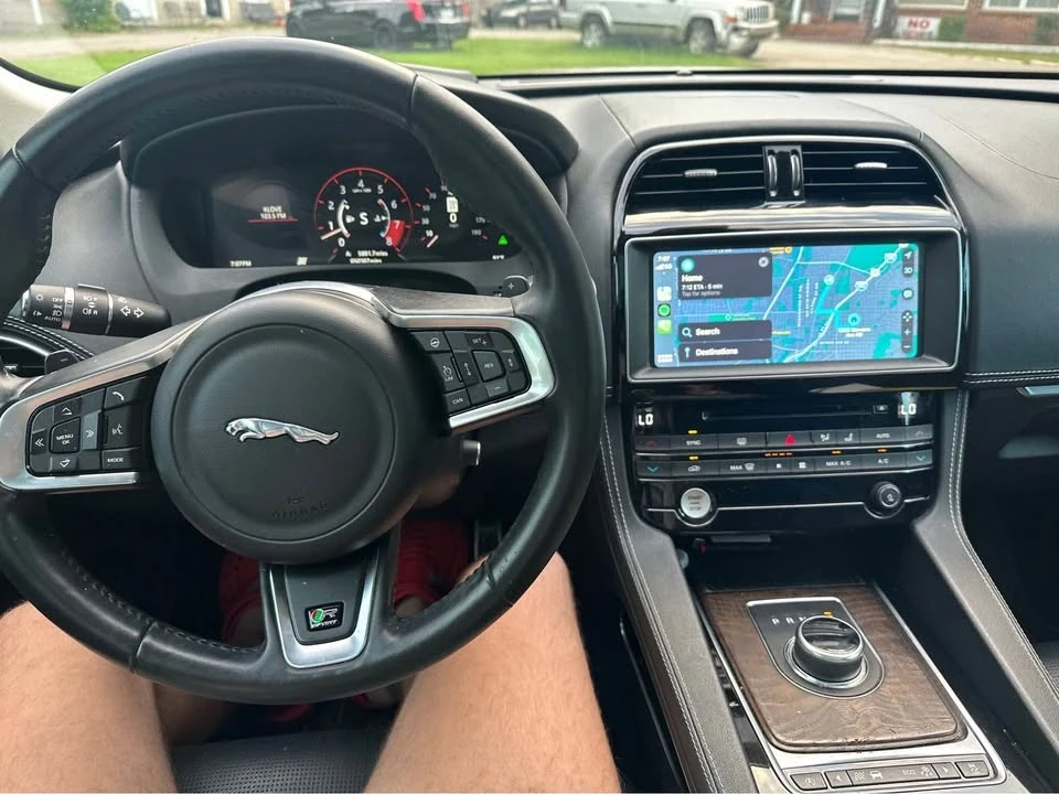 2017 Jaguar F-Pace - Image 4 of 4