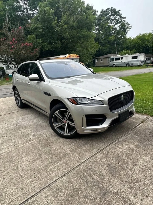 2017 Jaguar F-Pace - Image 2 of 4