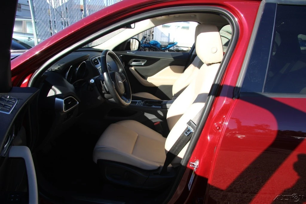 2017 Jaguar F-Pace - Image 14 of 21