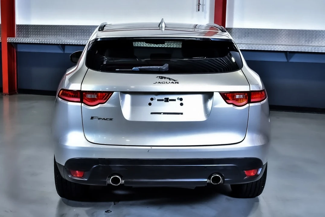 2017 Jaguar F-Pace - Image 13 of 31