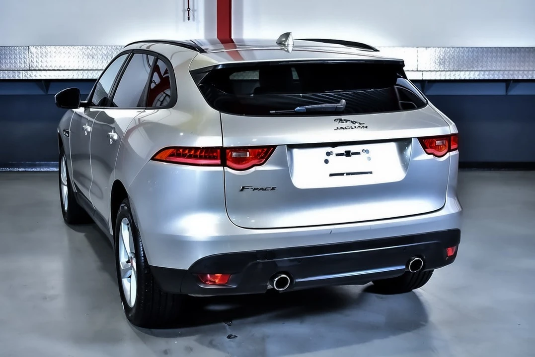 2017 Jaguar F-Pace - Image 14 of 31