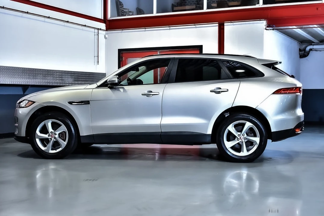 2017 Jaguar F-Pace - Image 21 of 31
