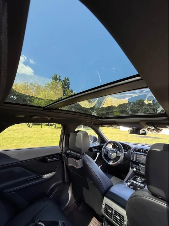 2017 Jaguar F-Pace - Image 7 of 10