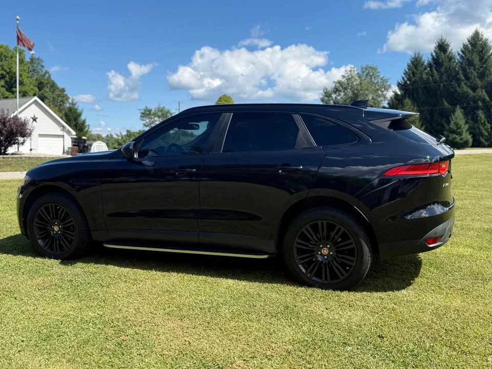 2017 Jaguar F-Pace - Image 2 of 10