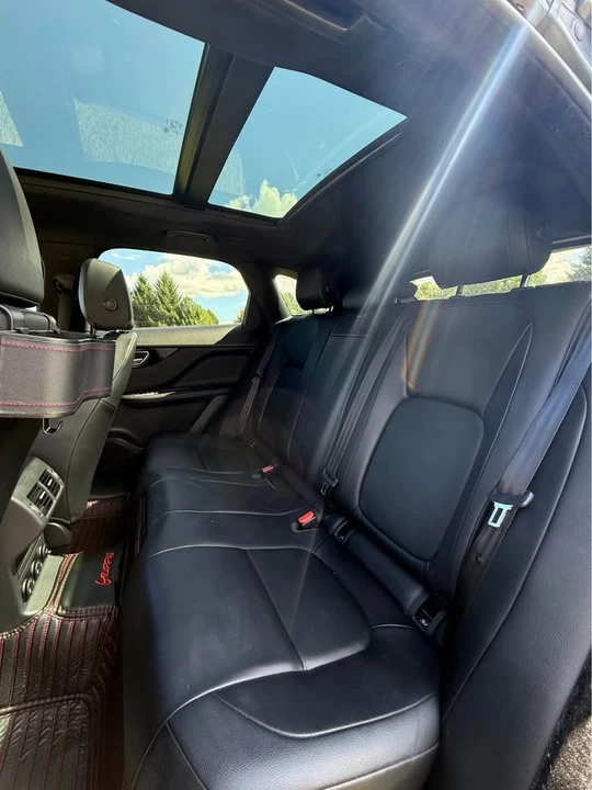 2017 Jaguar F-Pace - Image 9 of 10