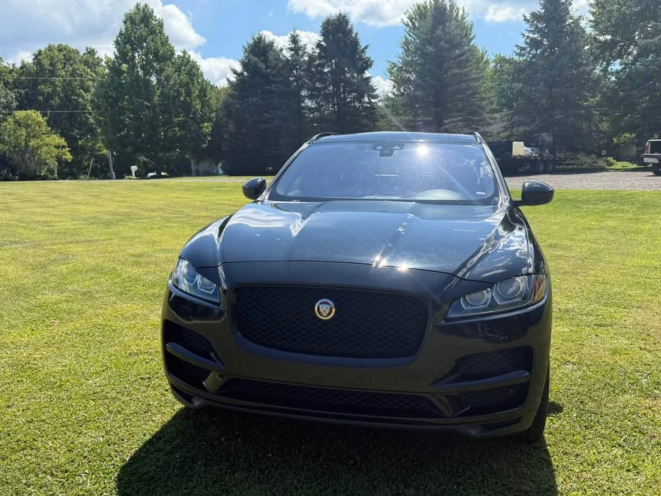 2017 Jaguar F-Pace - Image 5 of 10