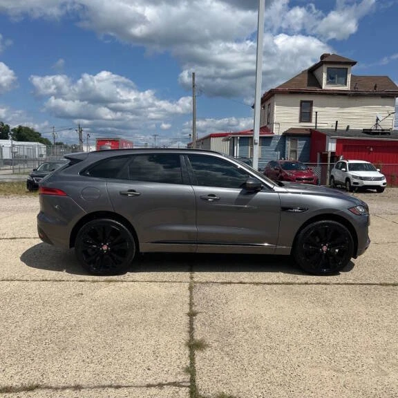 2017 Jaguar F-Pace - Image 5 of 10