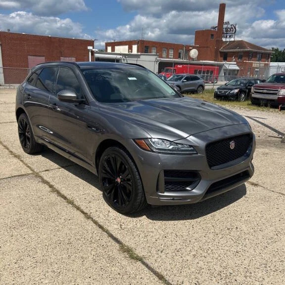 2017 Jaguar F-Pace - Image 6 of 10