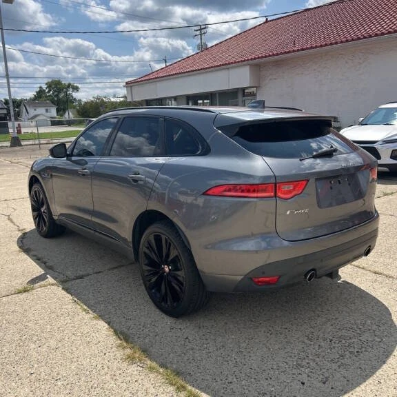 2017 Jaguar F-Pace - Image 3 of 10