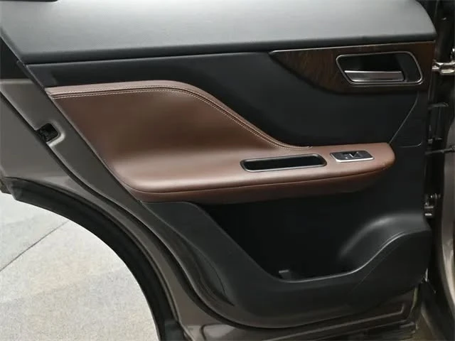 2017 Jaguar F-Pace - Image 13 of 20
