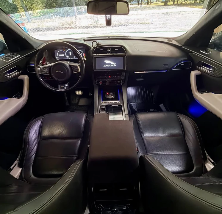 2017 Jaguar F-Pace - Image 10 of 17