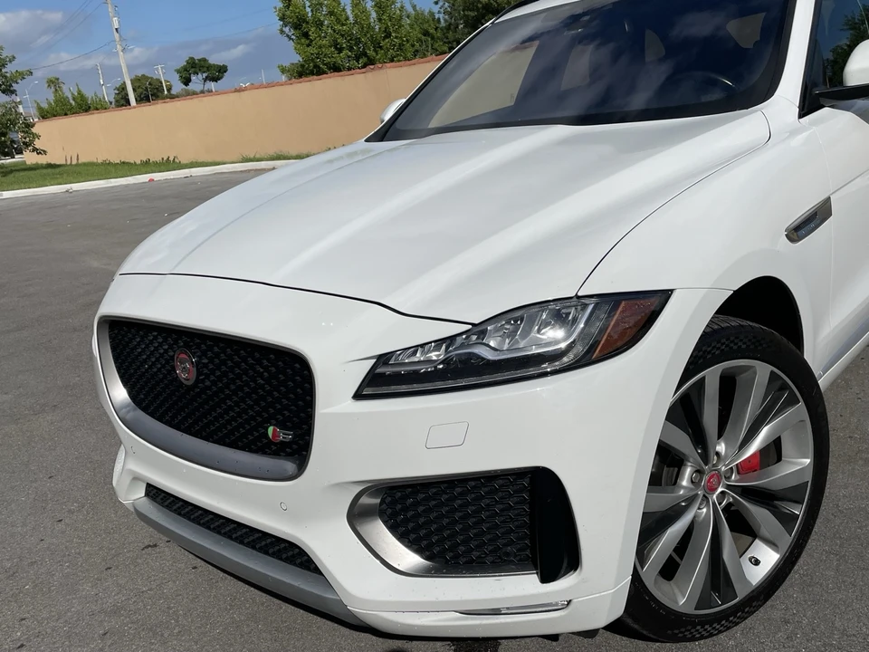 2017 Jaguar F-Pace - Image 17 of 21