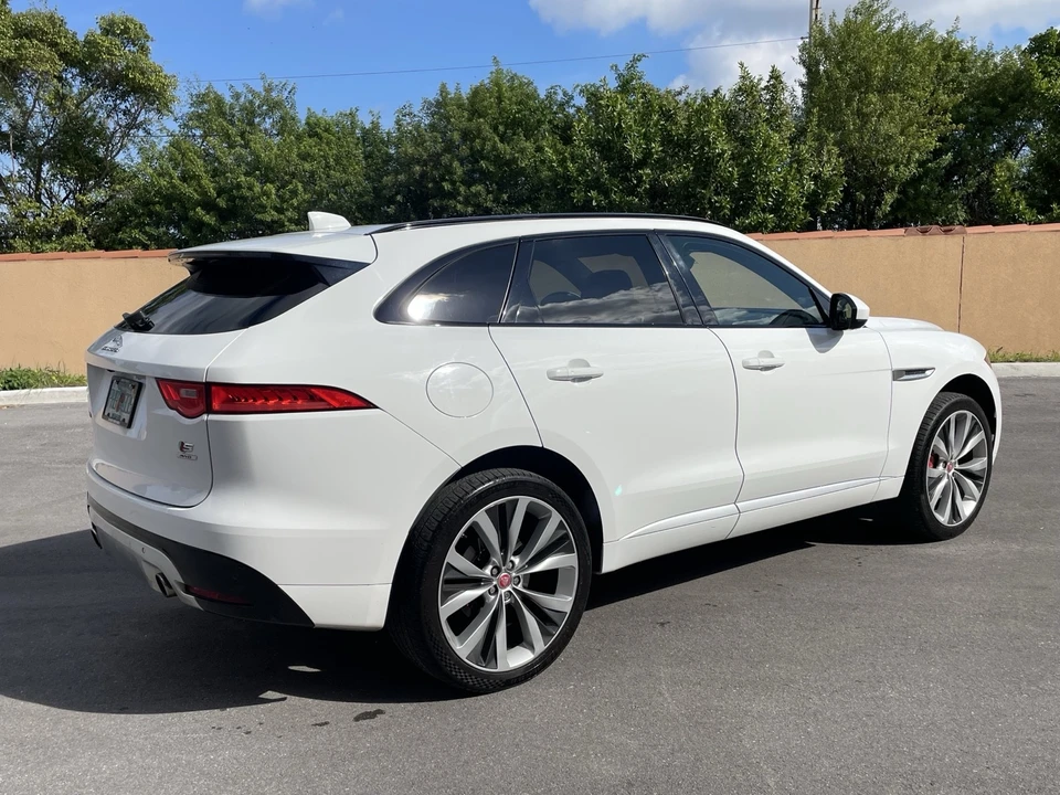 2017 Jaguar F-Pace - Image 8 of 21