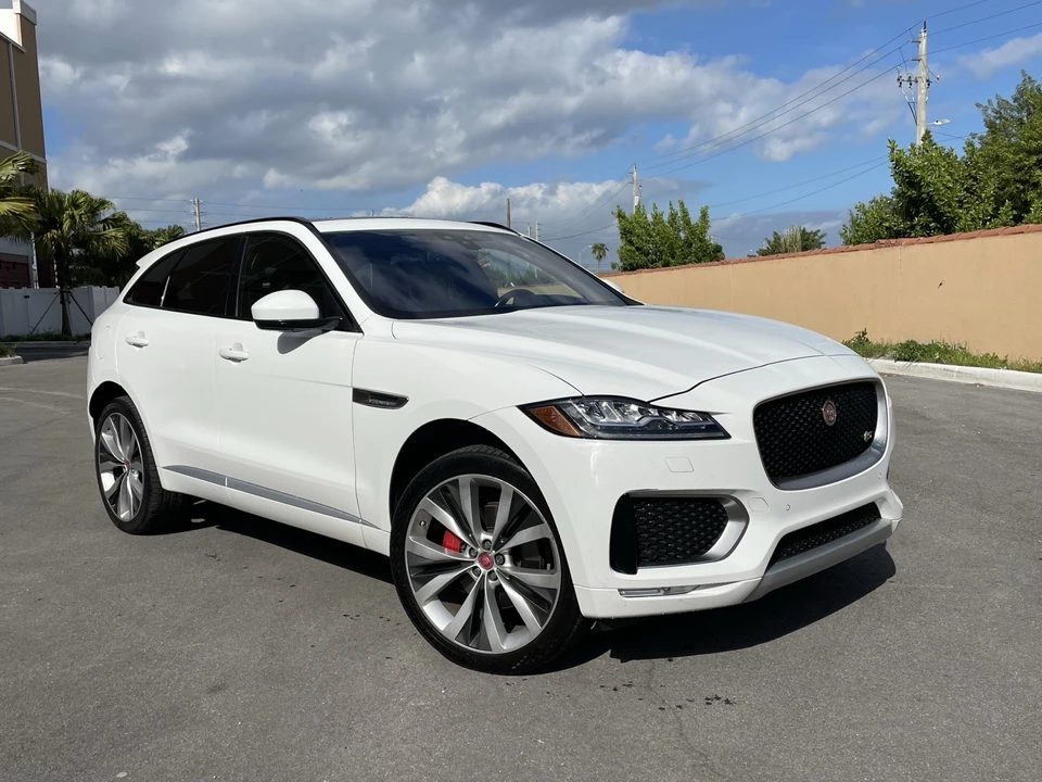 2017 Jaguar F-Pace - Image 2 of 21