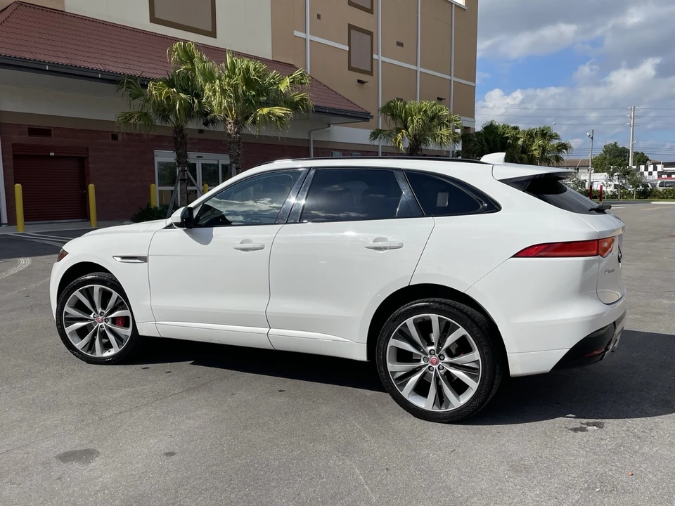 2017 Jaguar F-Pace - Image 3 of 21