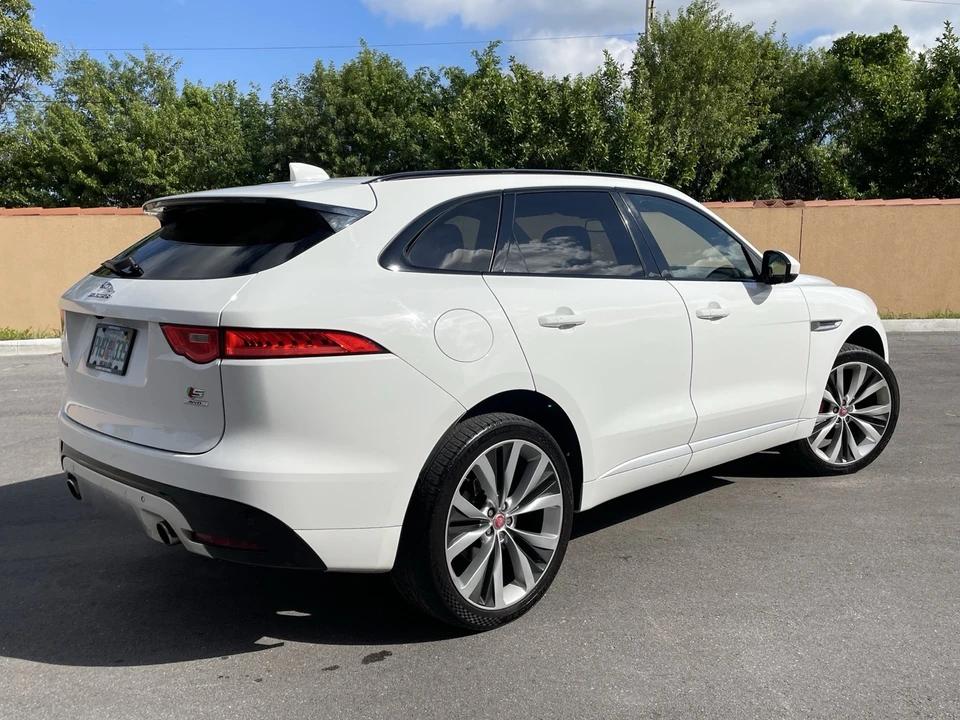 2017 Jaguar F-Pace - Image 14 of 21