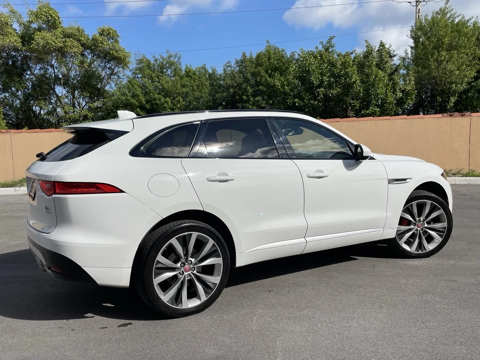 2017 Jaguar F-Pace - Image 4 of 21