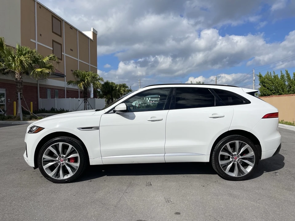 2017 Jaguar F-Pace - Image 5 of 21
