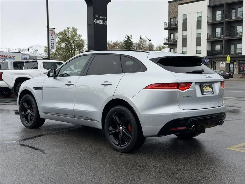 2017 Jaguar F-Pace - Image 5 of 20