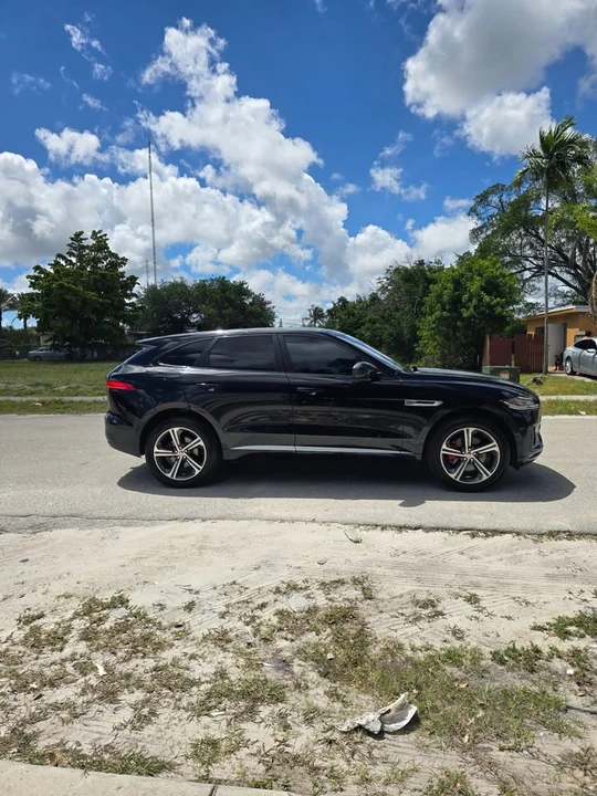 2017 Jaguar F-Pace - Image 4 of 8