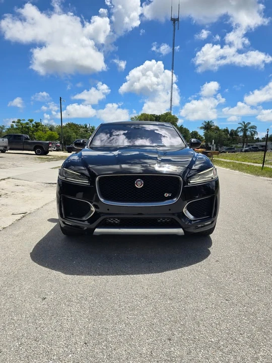 2017 Jaguar F-Pace - Image 2 of 8