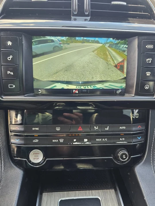 2017 Jaguar F-Pace - Image 8 of 8