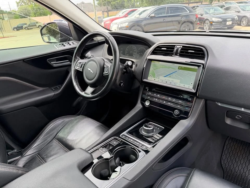 2017 Jaguar F-Pace - Image 10 of 14