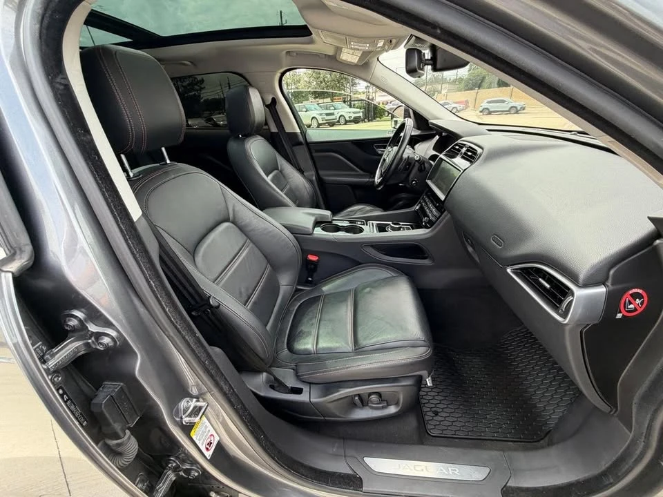2017 Jaguar F-Pace - Image 11 of 14