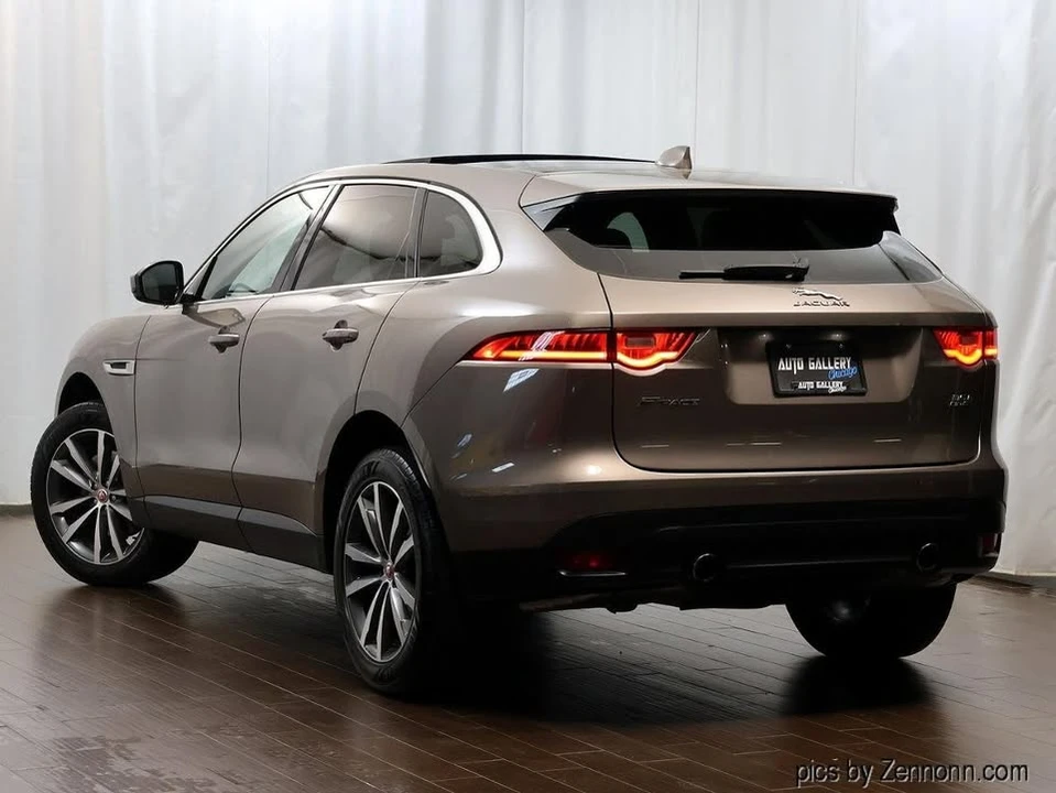 2017 Jaguar F-Pace - Image 9 of 20