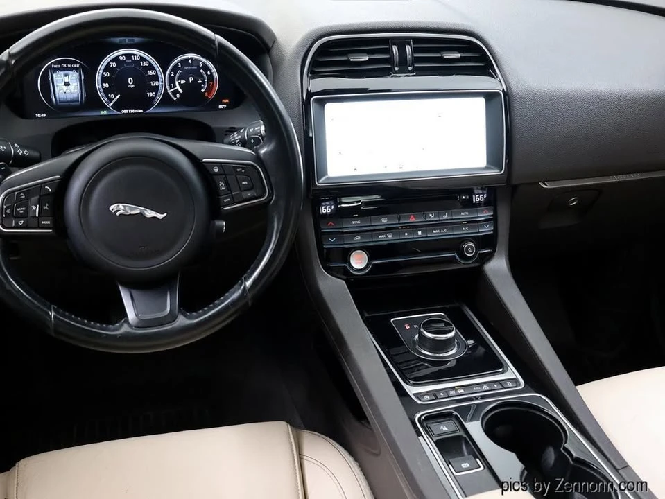 2017 Jaguar F-Pace - Image 17 of 20