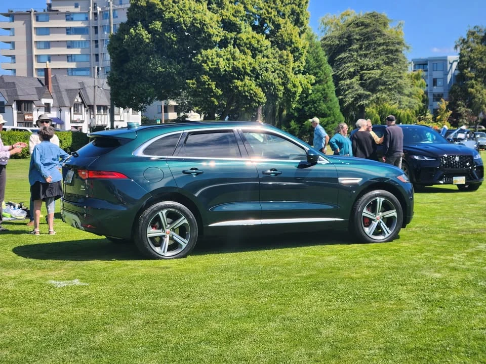 2017 Jaguar F-Pace - Image 6 of 15