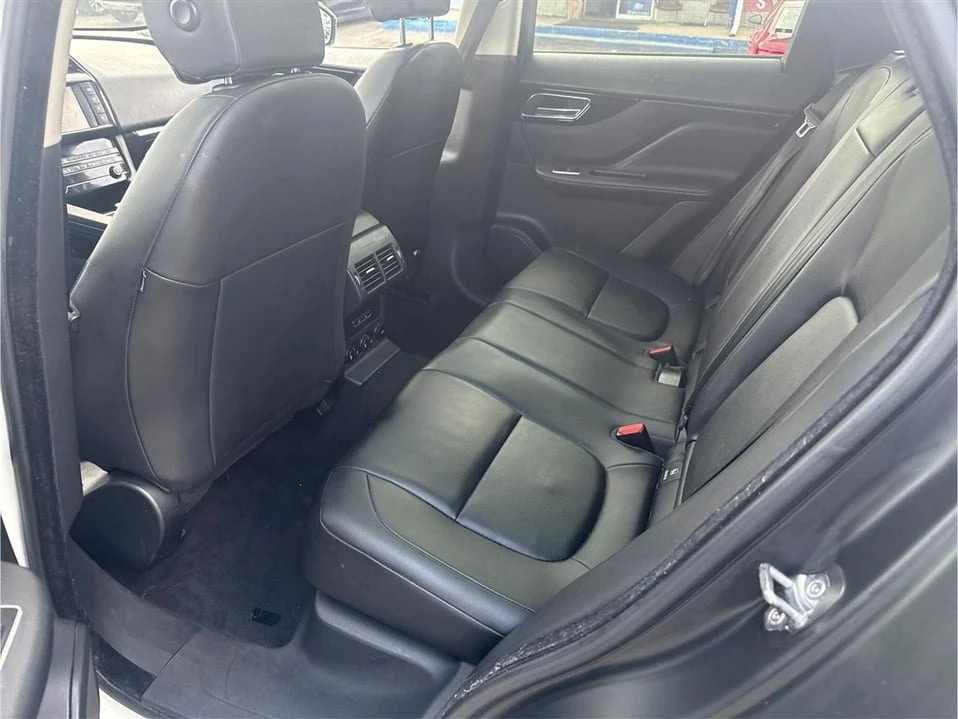 2017 Jaguar F-Pace - Image 19 of 20