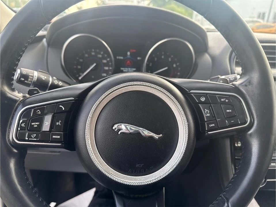 2017 Jaguar F-Pace - Image 11 of 20
