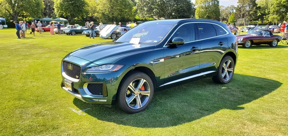 2017 Jaguar F-Pace - Image 2 of 15