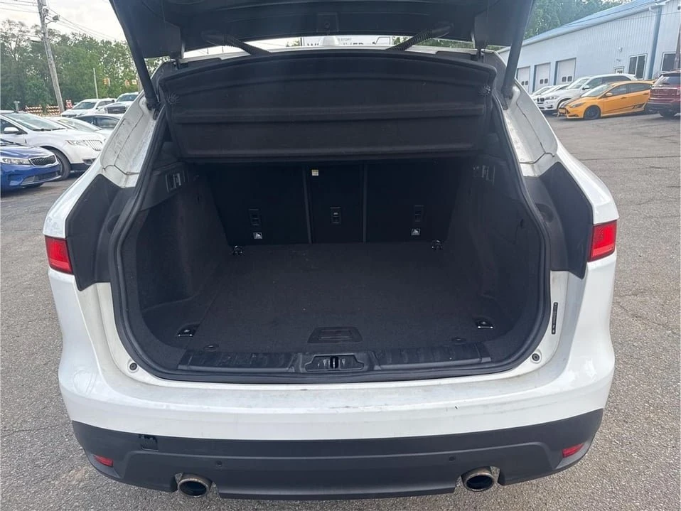 2017 Jaguar F-Pace - Image 10 of 20