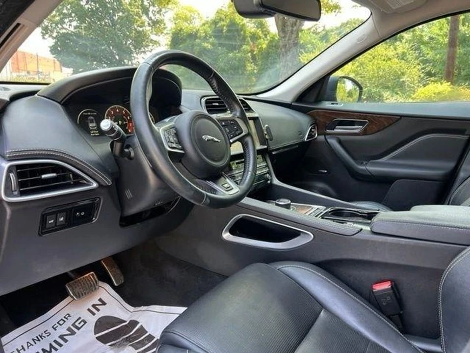 2017 Jaguar F-Pace - Image 11 of 20