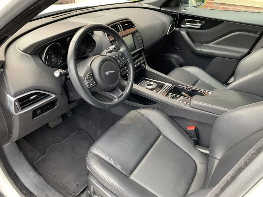 2017 Jaguar F-Pace - Image 4 of 9